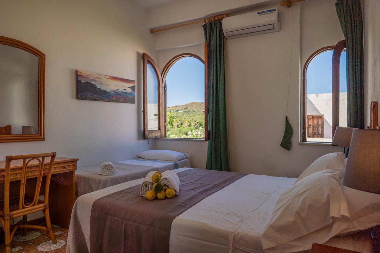 Hotel Rojas Vulcano  Esterno foto