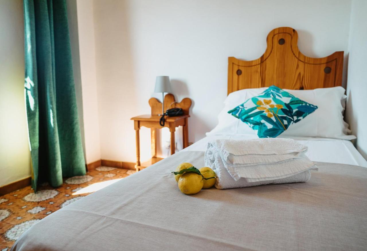 Hotel Rojas Vulcano  Esterno foto